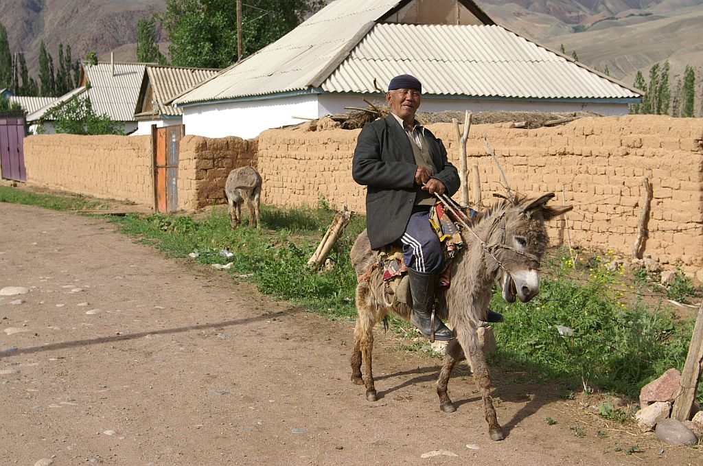 Reise Pamir Highway Einheimische