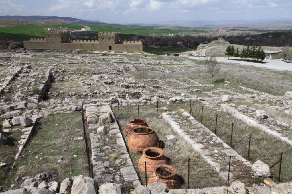 Tuerkei-Hattusa-2000px-002